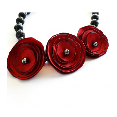 BLOSSOMING IN RED - EXCLUSIVE COLLECTION
